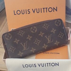 NWOT Louis Vuitton Clemence LV Logo Leather Wallet ROSE PINK BALLERINE INTERIOR